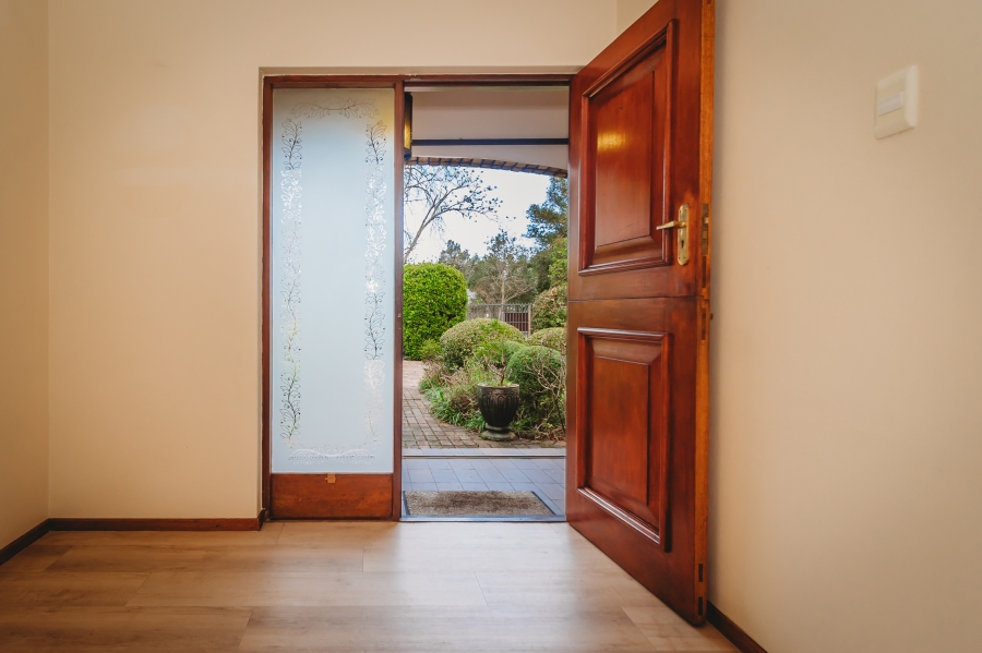 4 Bedroom Property for Sale in Heatherlands Western Cape
